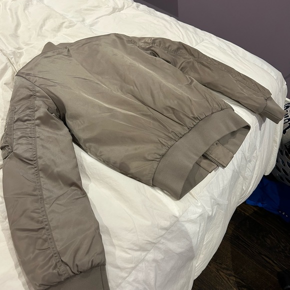 Babaton Aritzia Gilman Bomber Jacket - Picture 3 of 8